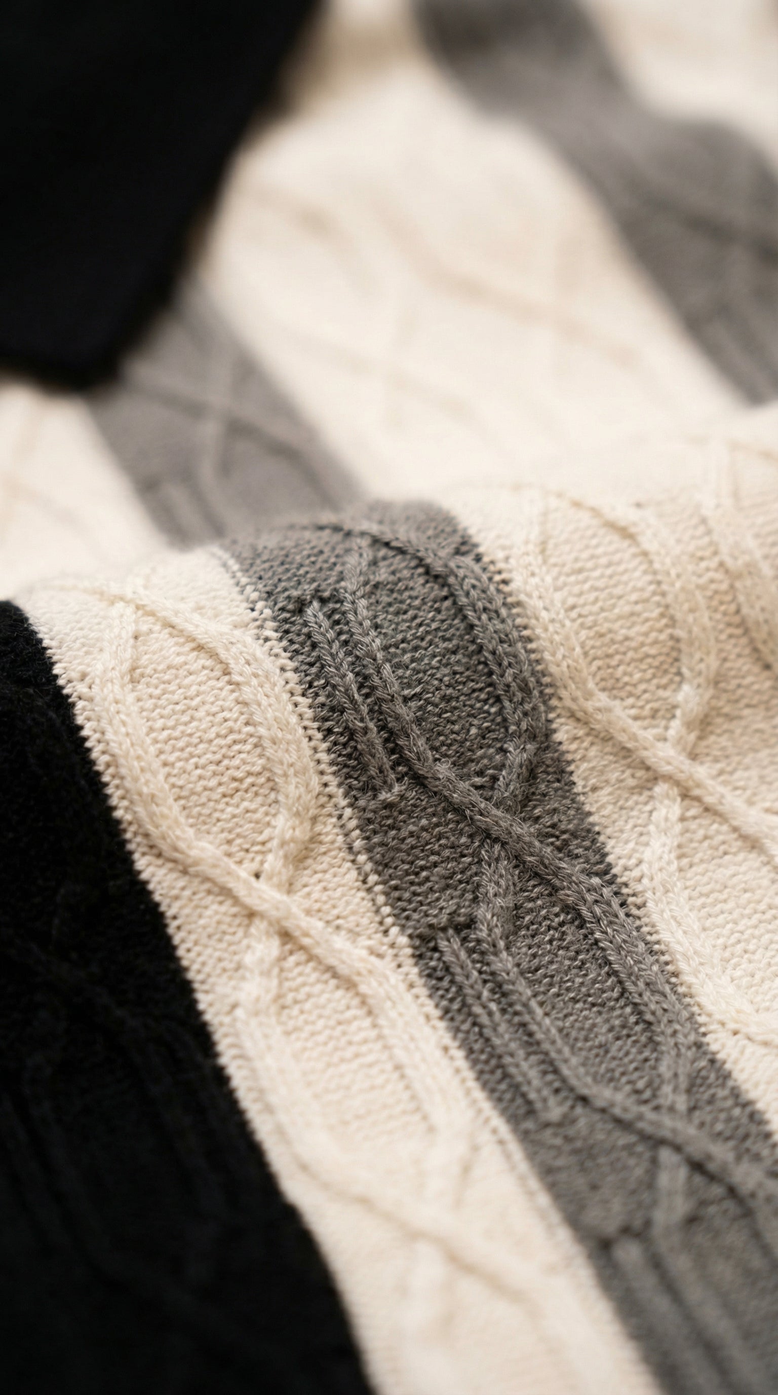 Men’s Vertical Stripe Textured Knit Polo T-Shirt