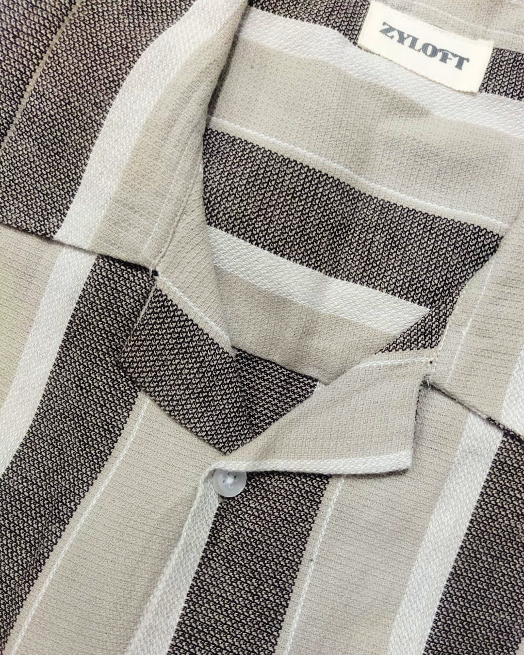 Zyloft Men Striped Button-Down Short Sleeve Shirt